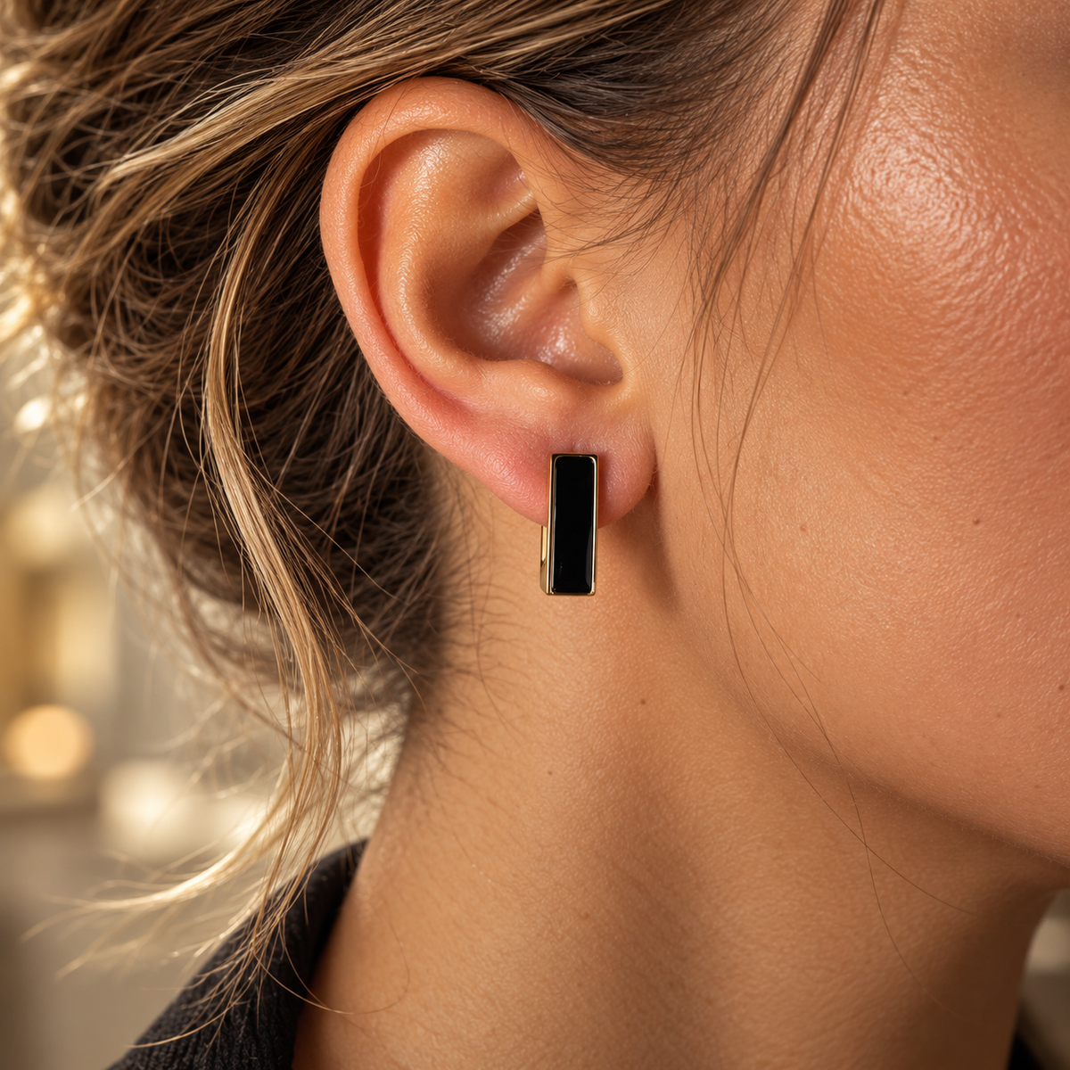 PM136G - Gold Black Inlay Angular Open Frame Stud Minđuše