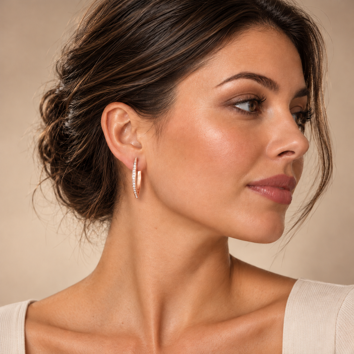 PM135G - Gold Open Marquise Single-Row Pavé Leverback Minđuše