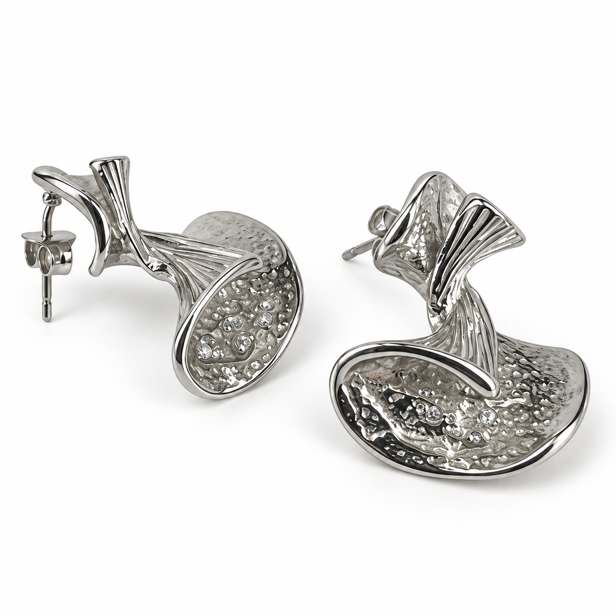 PM167 - Silver Sculptural Ribbon Sparkle Stud Minđuše od hirurškog čelika