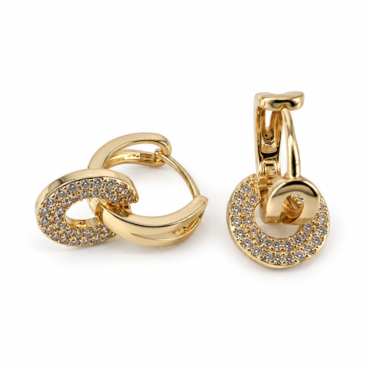 PM103G - Gold Pavé Circle Knot Huggie Minđuše od hirurškog čelika