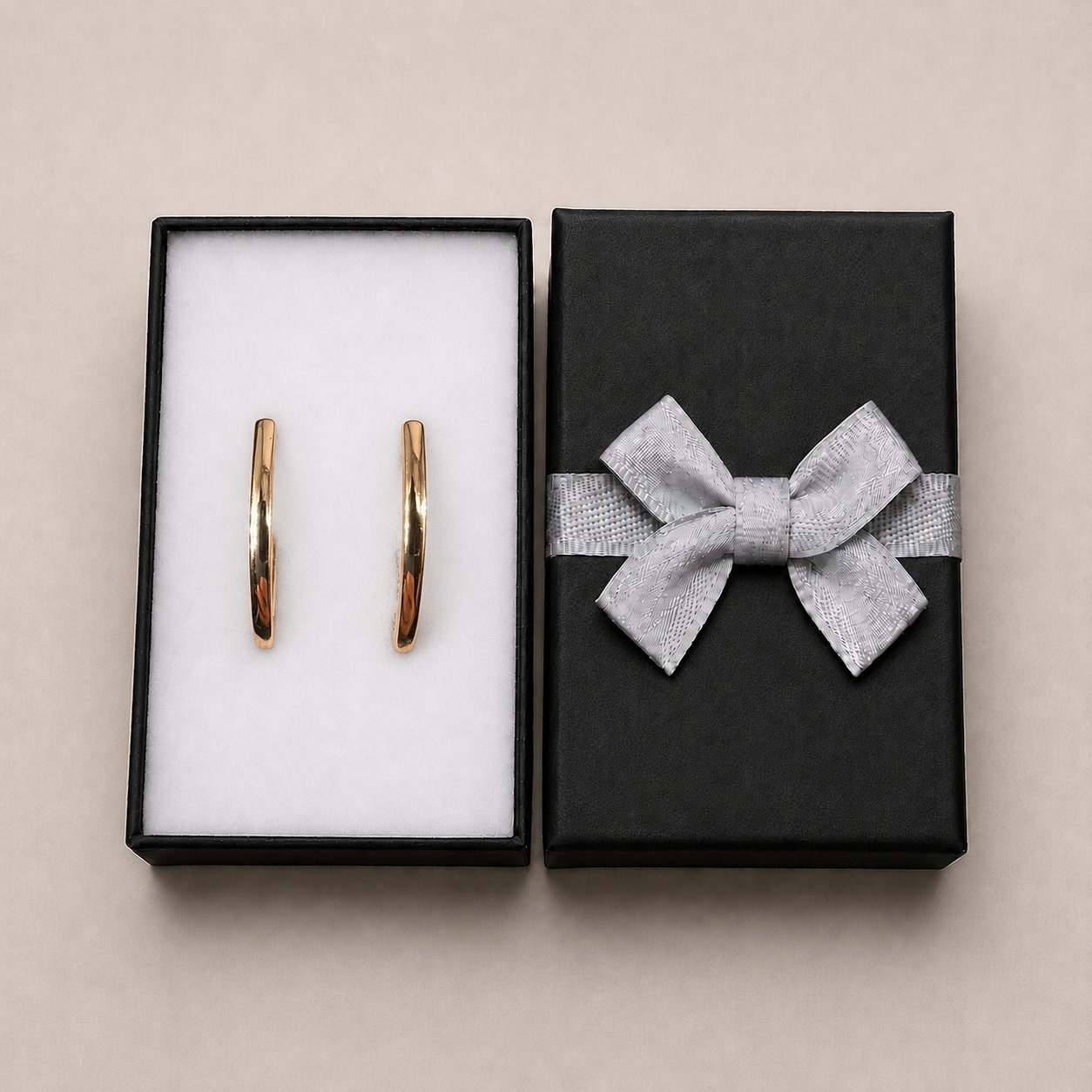 PM010G – Gold Arch Huggie Minđuše