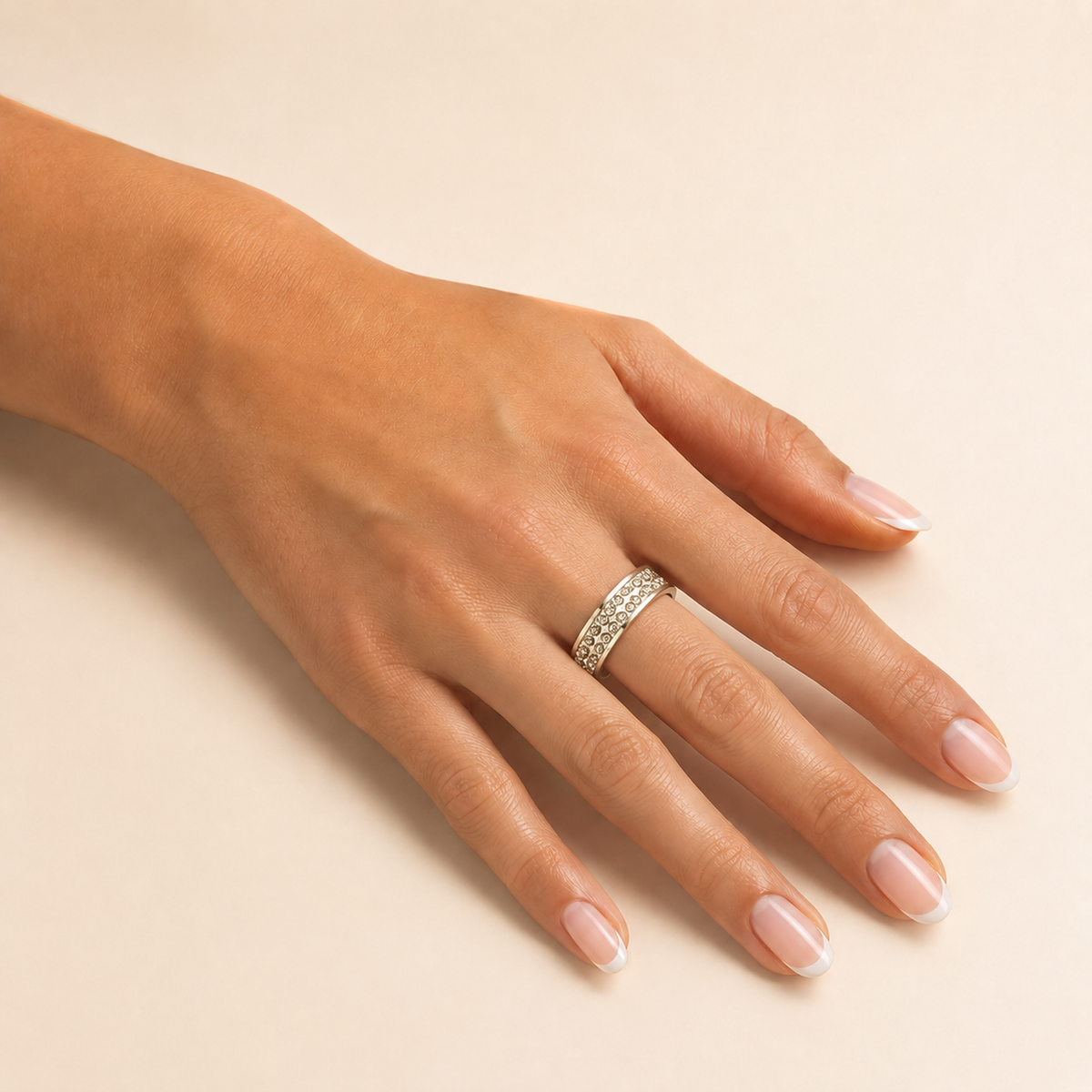 PP017 – Silver Double Row Crystal Band Prsten