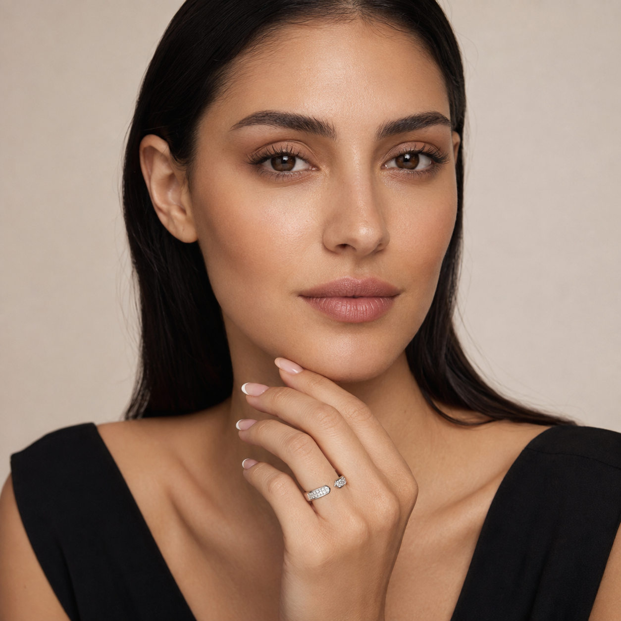 PP030 – Silver Open Cuff Pavé Tip Band Prsten