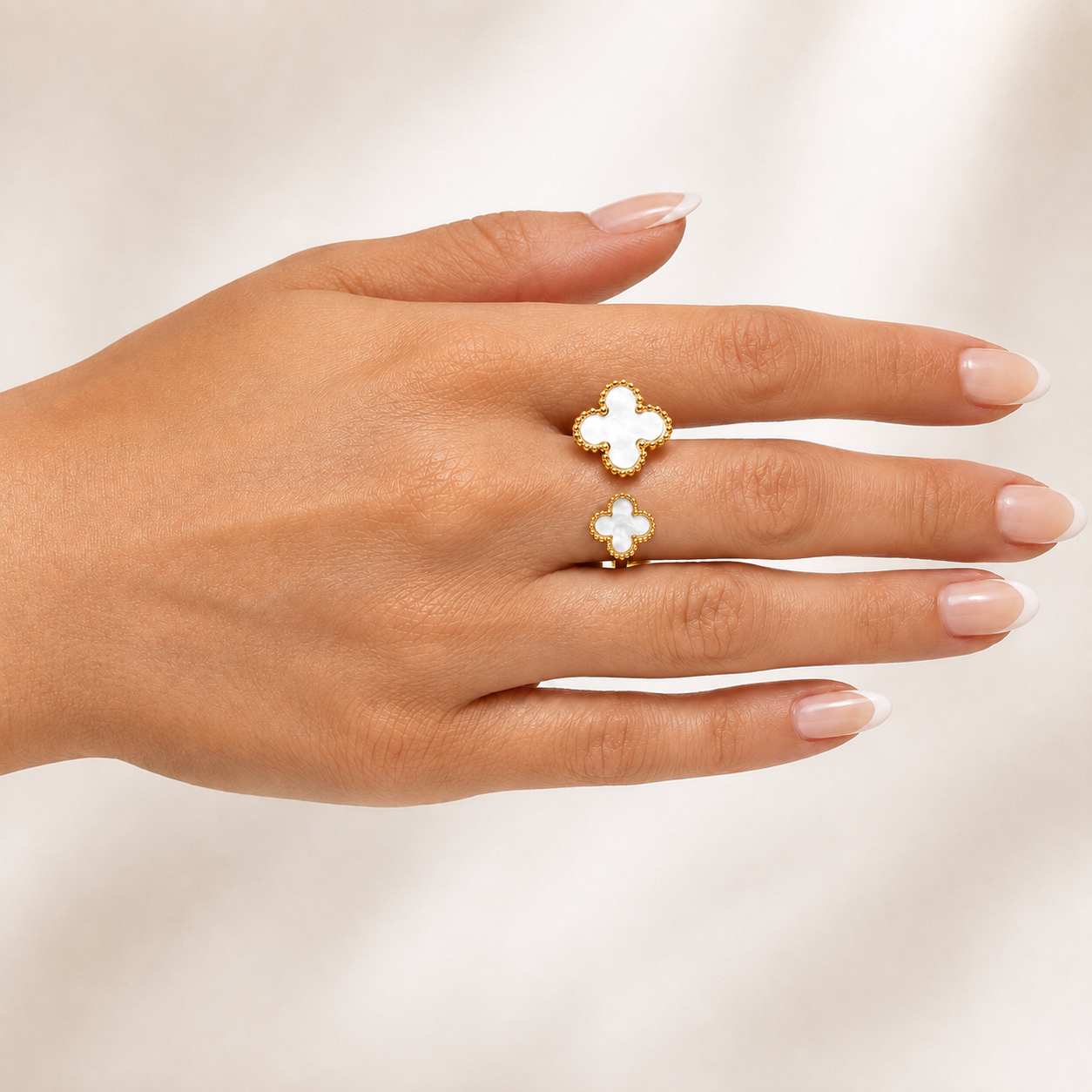 PP002G – Gold White Twin Clover Open Prsten
