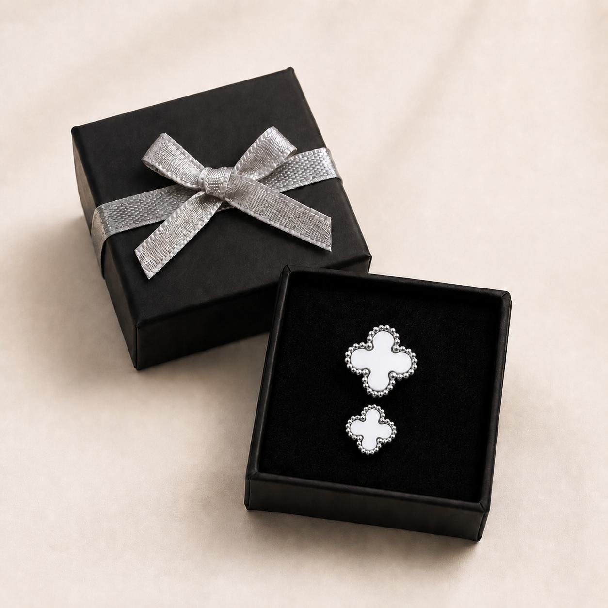 PP002 – Silver White Twin Clover Open Prsten
