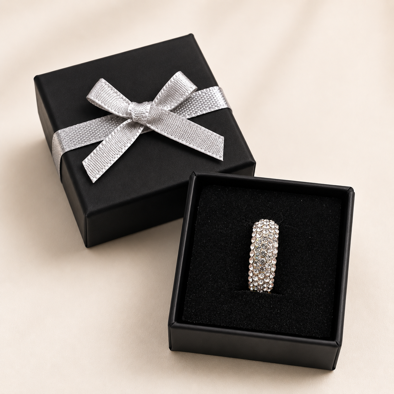 PP014 – Silver Crystal Pavé Dome Prsten