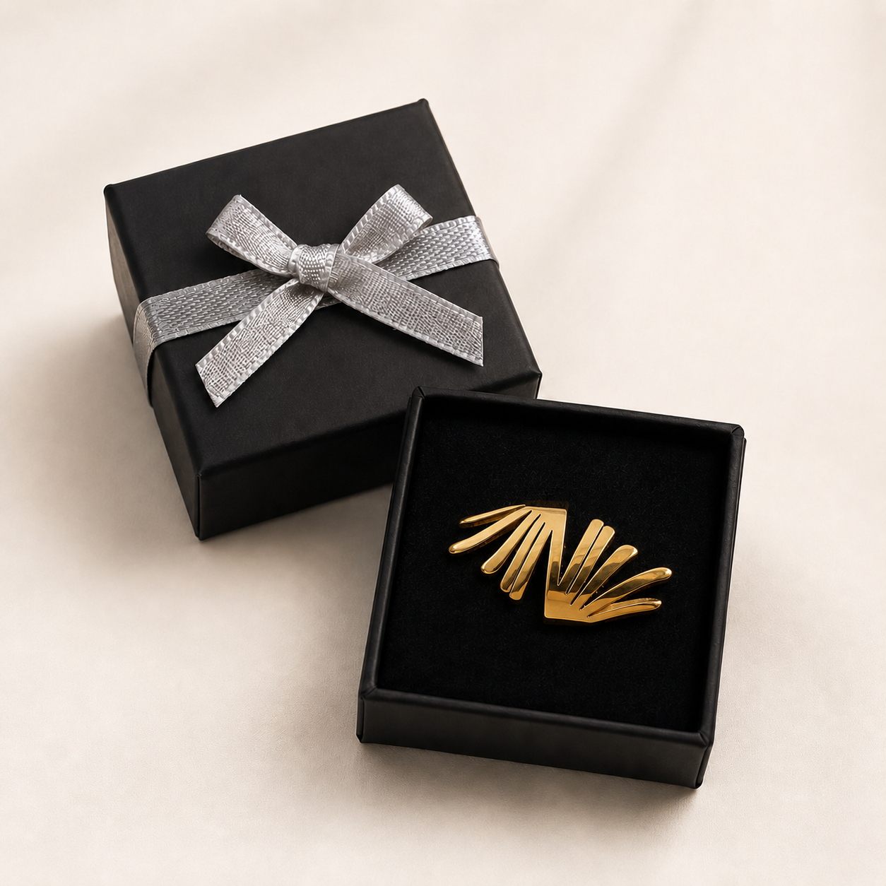 PP020G – Gold Multi Ray Wing Sculptural Prsten