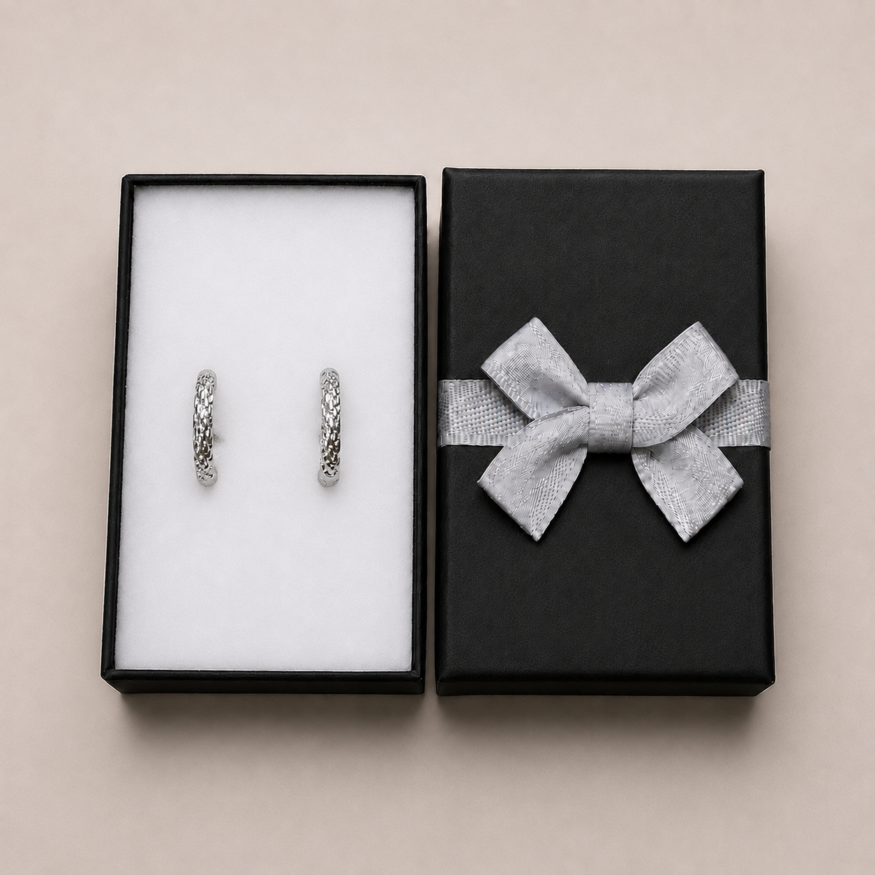 PM090 – Silver Twin Row CZ Circle Huggie Minđuše