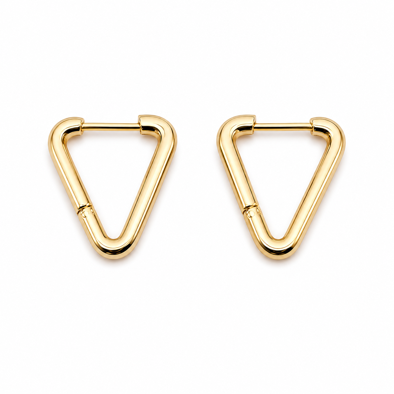 PM049G – Gold Triangle Huggie Minđuše