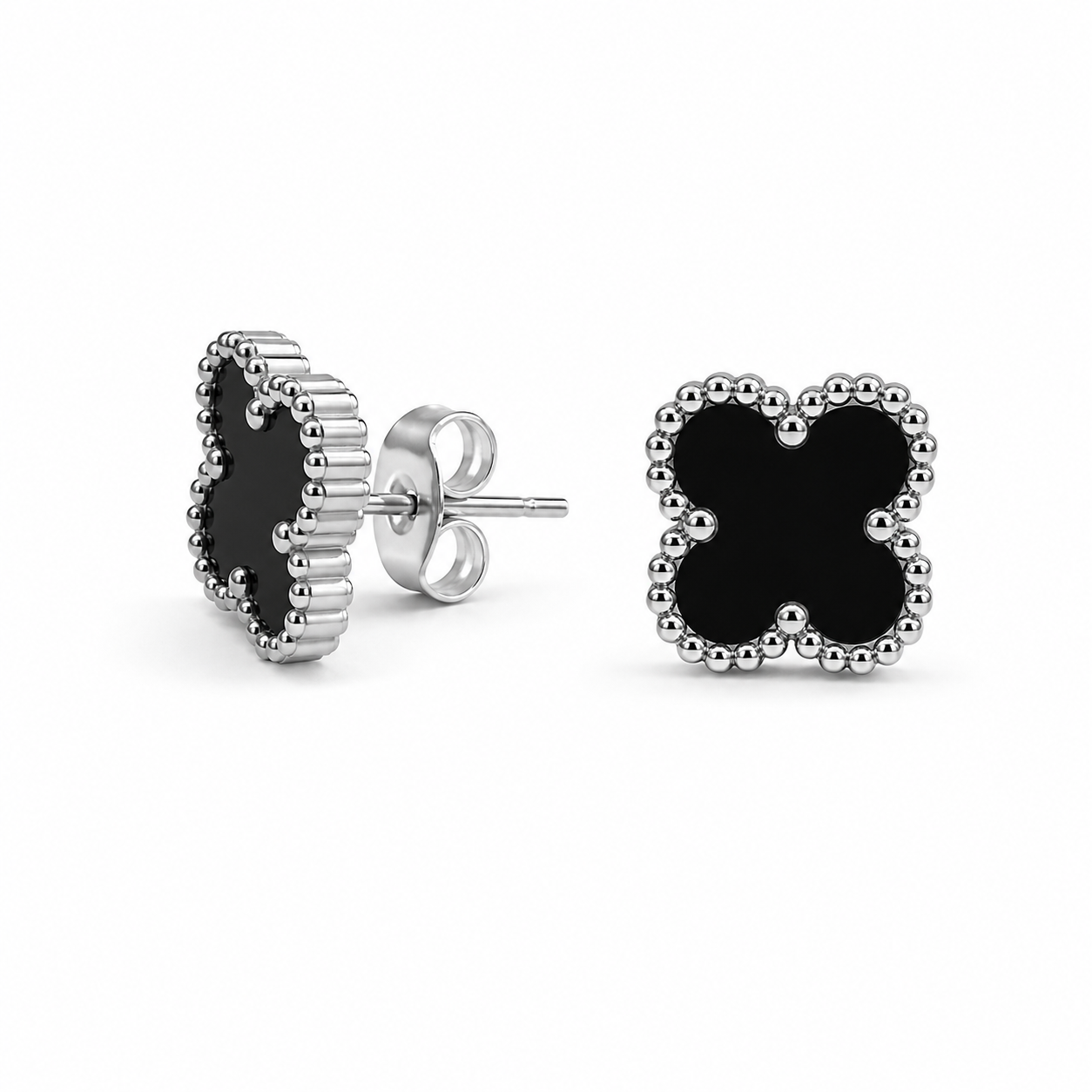 PM155 – Silver M Black Four-Leaf Clover Stud Minđuše