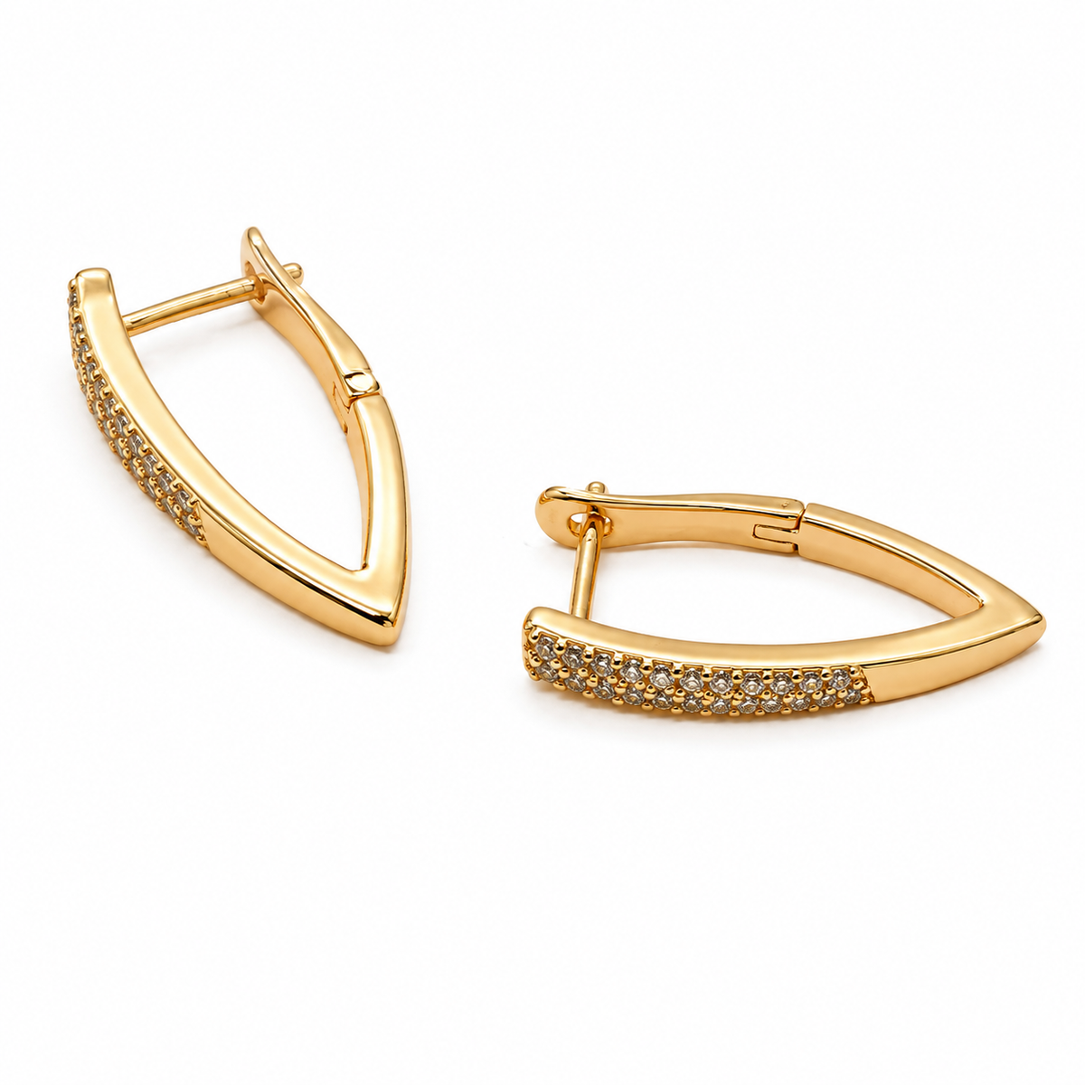 PM075G – Gold Shield Micro Pavé Hoop Minđuše