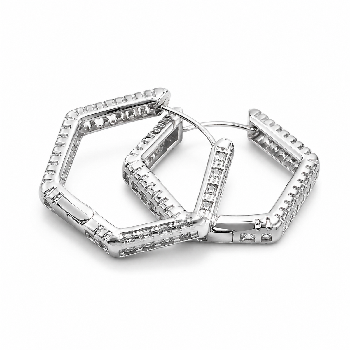 PM053 – Silver Hexagon Pave Minđuše
