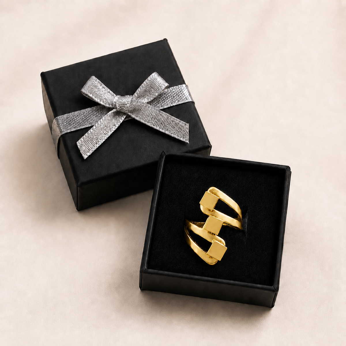 PP007G – Gold Triple Cube Open Prsten