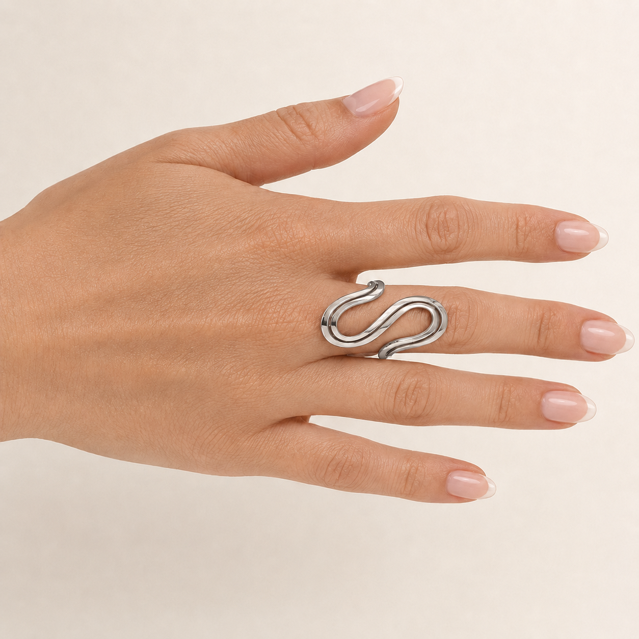 PP046 – Silver Fluid Double Loop Sculptural Prsten
