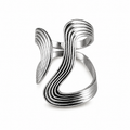 PP047 – Silver Fluid Ribbed Asymmetric Prsten