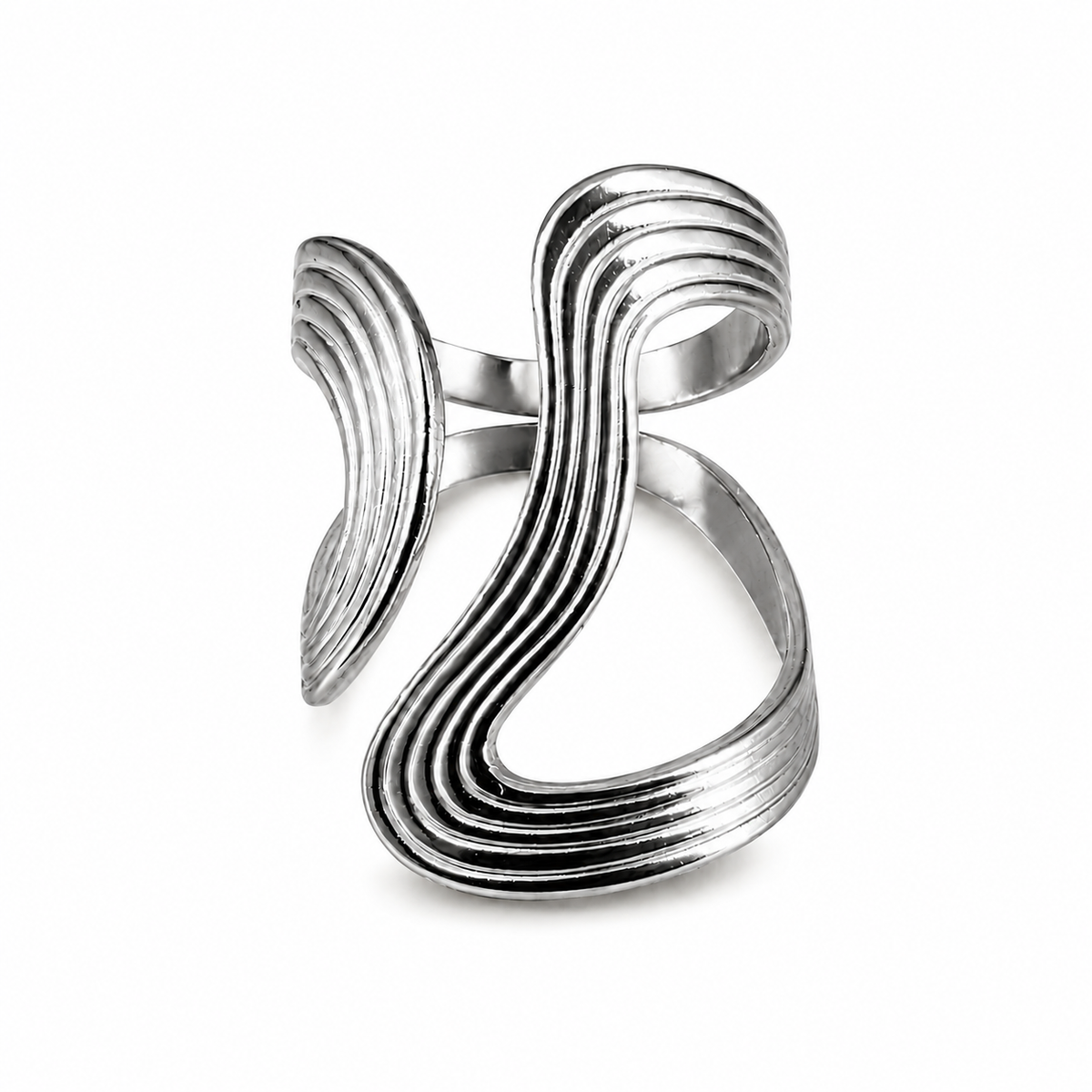 PP047 – Silver Fluid Ribbed Asymmetric Prsten