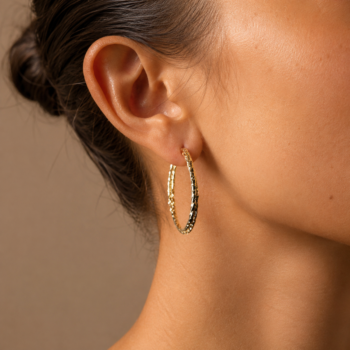 PM089G – Gold Basketweave Textured 38 mm Hoop Minđuše