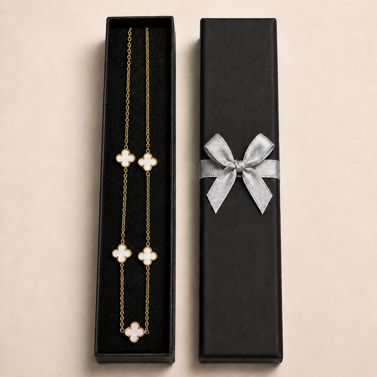 PO011G – Gold White Five Clover Chain Ogrlica