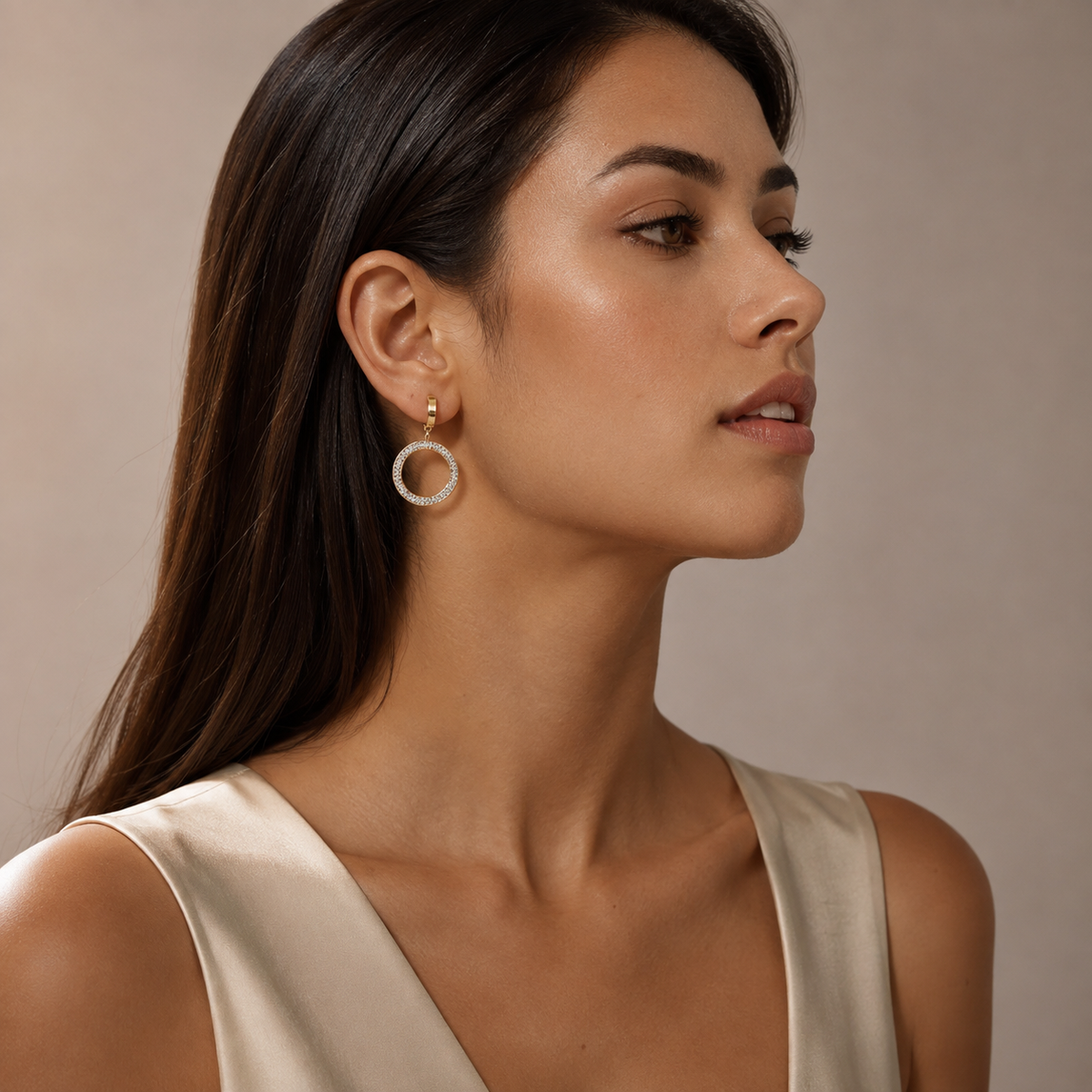 PM032G – Gold Circle Drop Pavé Minđuše