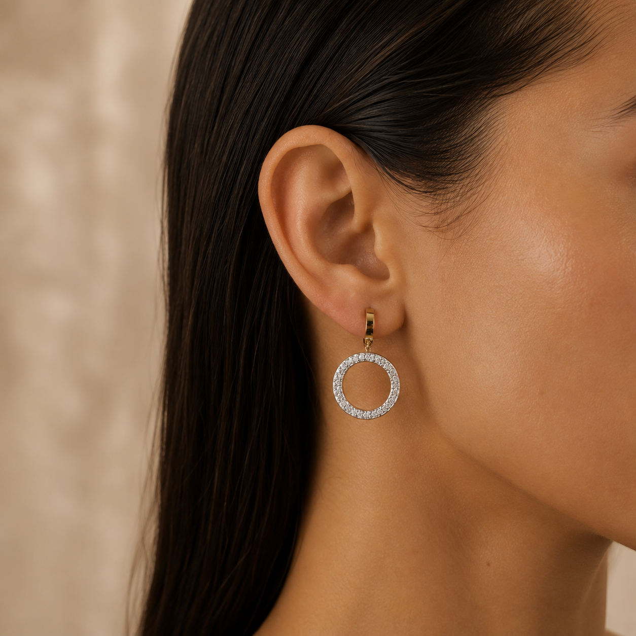 PM032G – Gold Circle Drop Pavé Minđuše