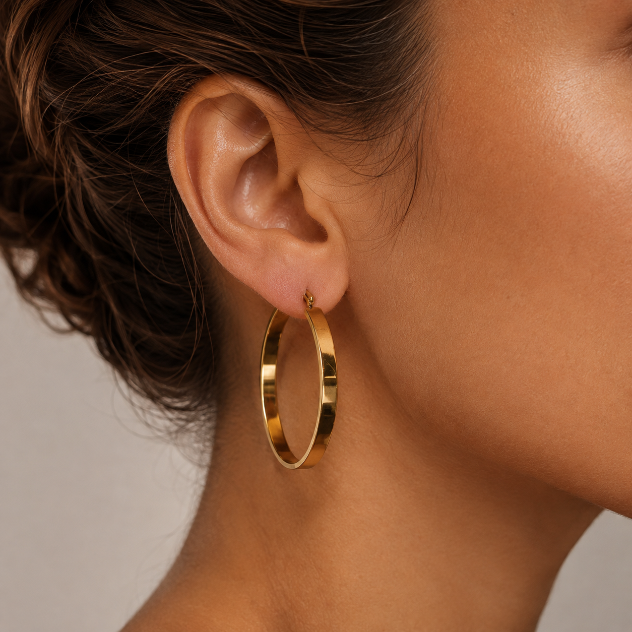 PM024G – Gold Flat Wide 40 mm Hoop Minđuše