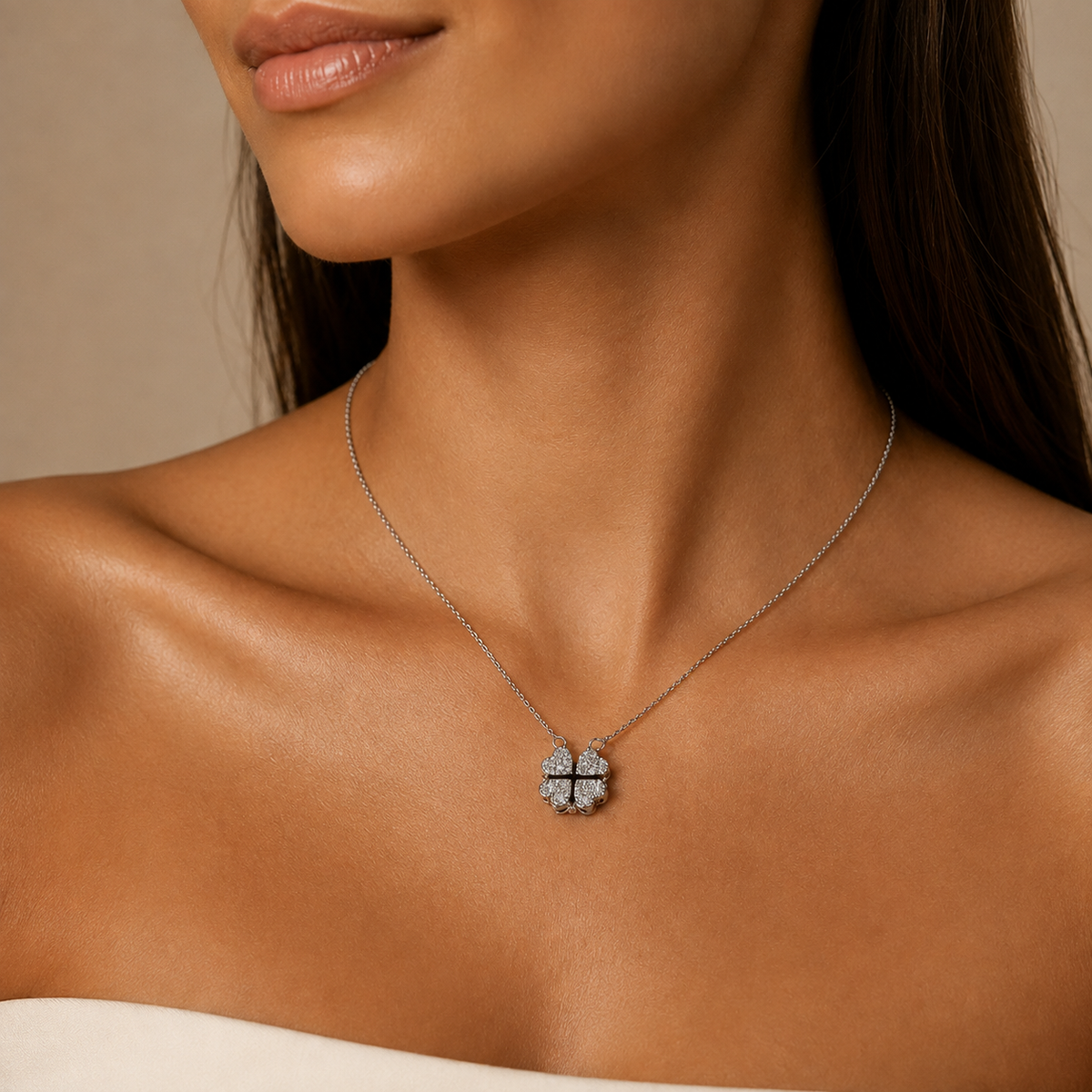 PO015 – Silver Full Pavé Lucky Clover Pendant Cable Ogrlica