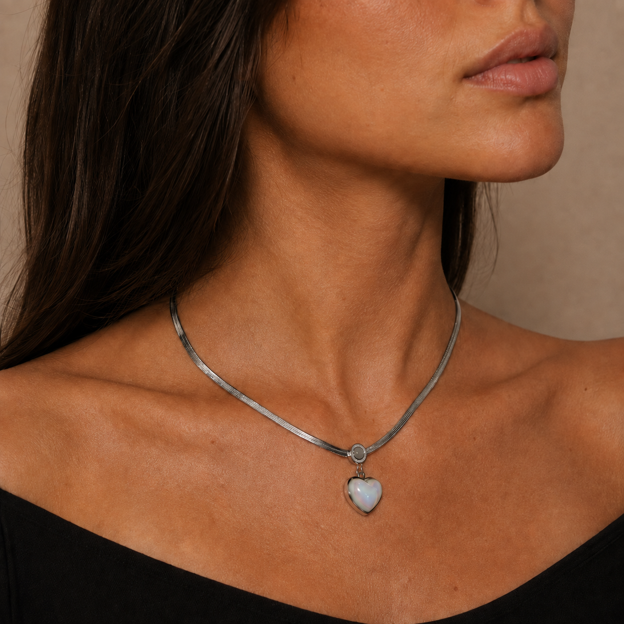 PO022 – Silver Sedef Heart Love Charm Mesh Ogrlica