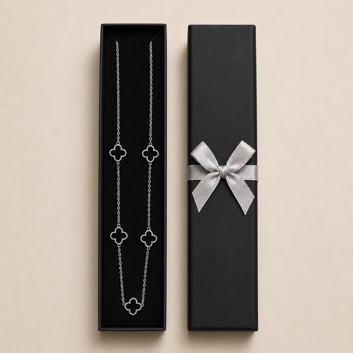 PO030 – Silver Black Five Clover Chain Ogrlica