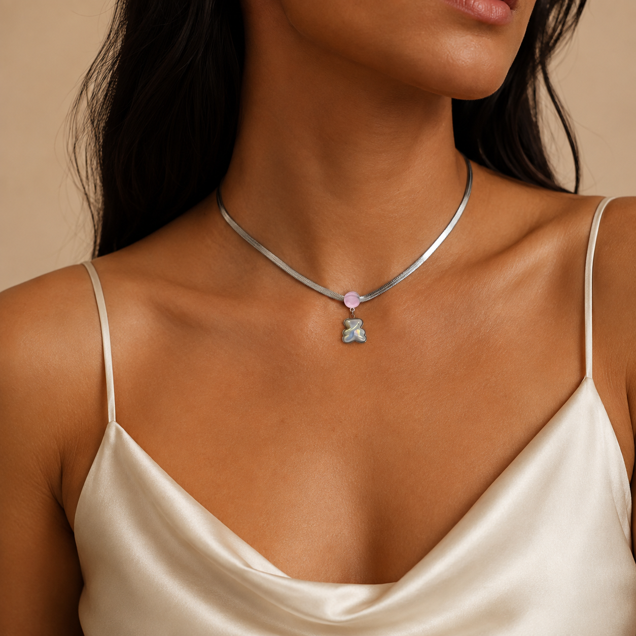 PO037 – Silver MOP Bear Pendant Snake Chain Ogrlica