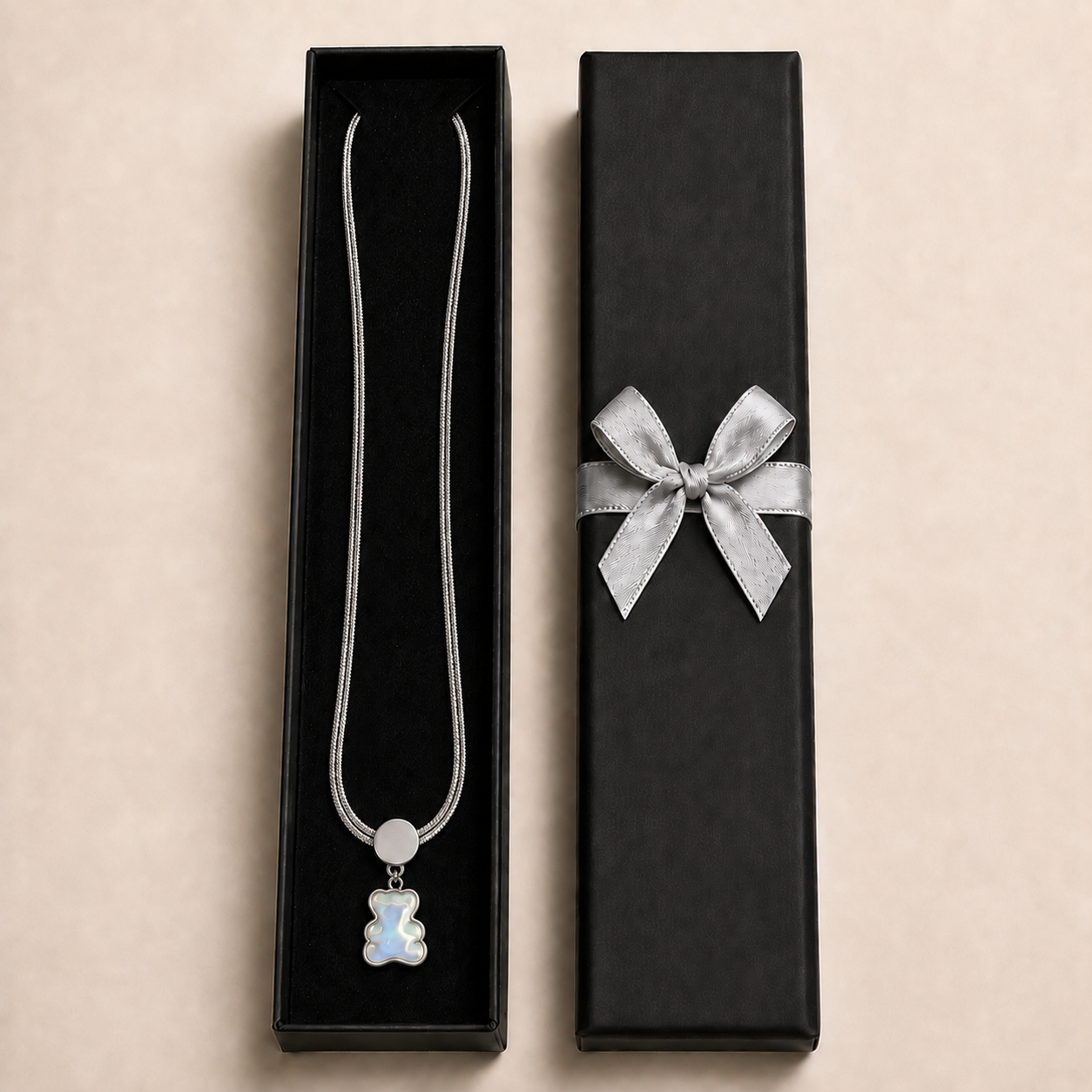 PO037 – Silver MOP Bear Pendant Snake Chain Ogrlica