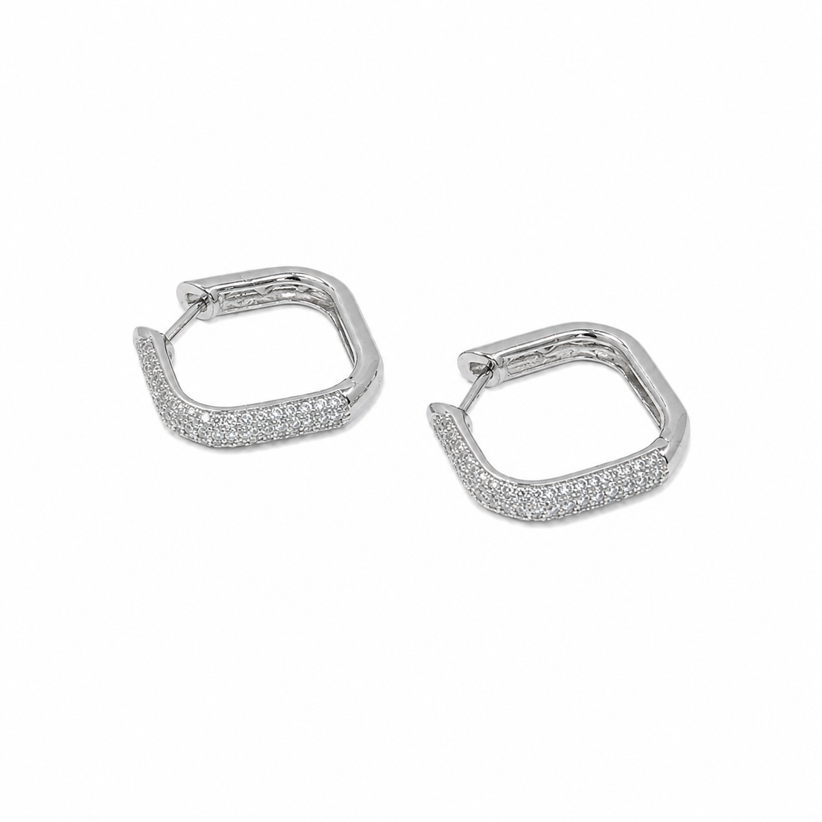 PM047 – Silver Square Chunky Full Pavé Huggie Minđuše