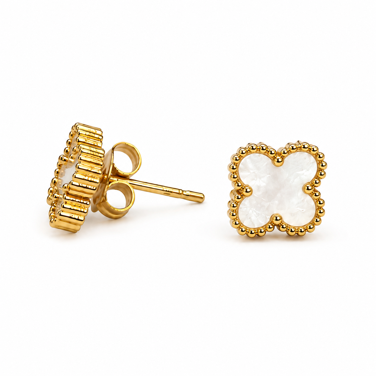 PM051G – Gold S White Four-Leaf Clover Stud Minđuše