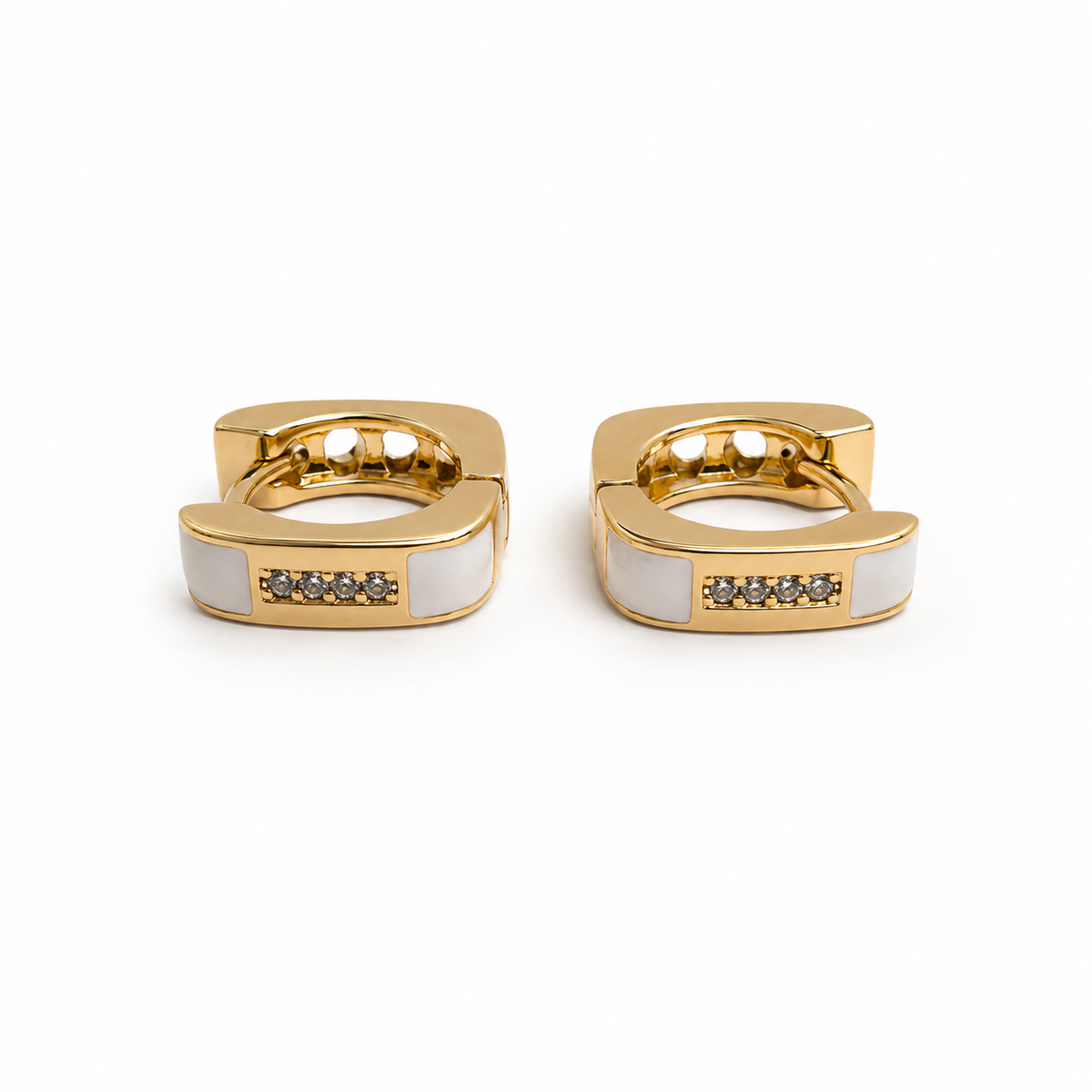 PM063G – Gold Square White Enamel CZ Huggie Minđuše