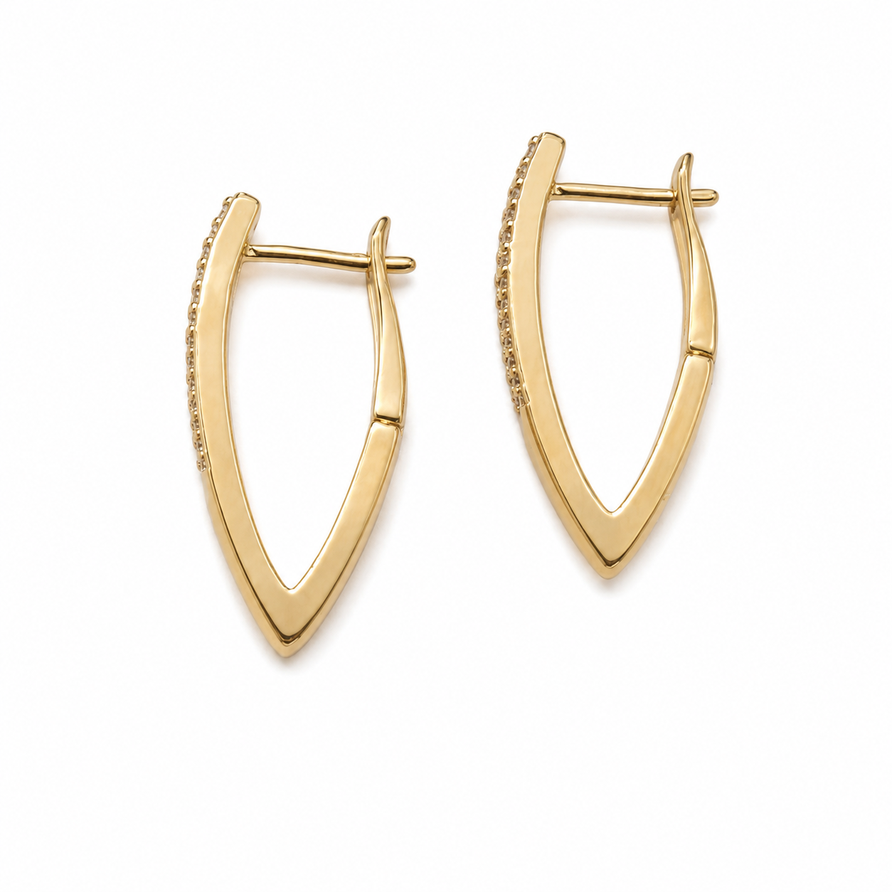 PM075G – Gold Shield Micro Pavé Hoop Minđuše