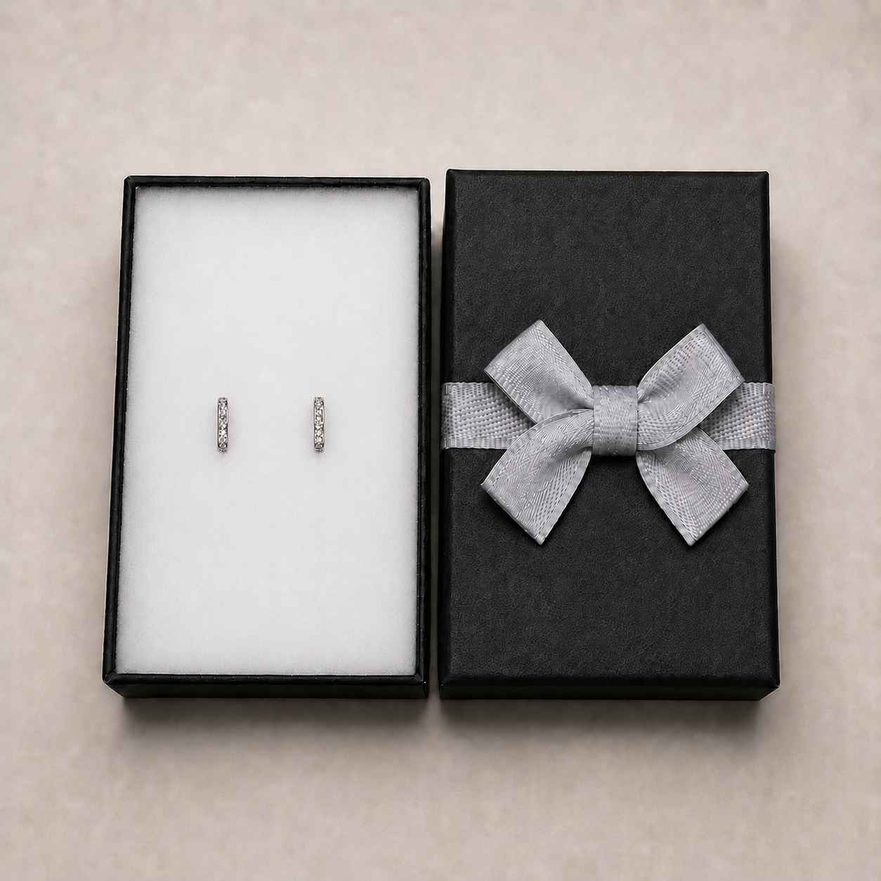 PM137 – Silver Open Heart CZ Mini Huggie Minđuše