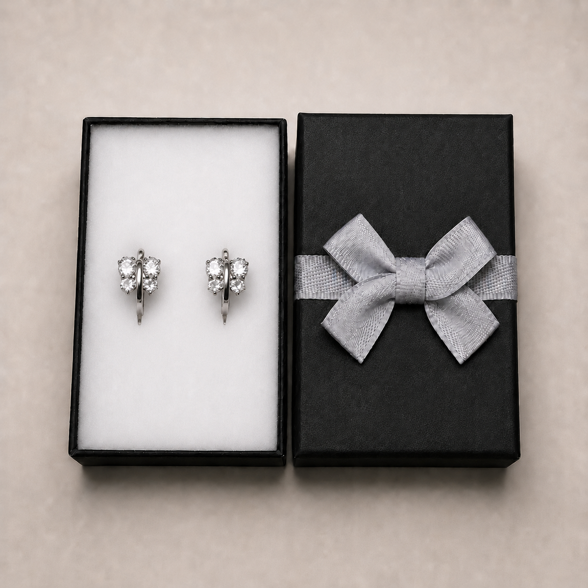 PM001 – Silver Butterfly CZ Huggie Minđuše