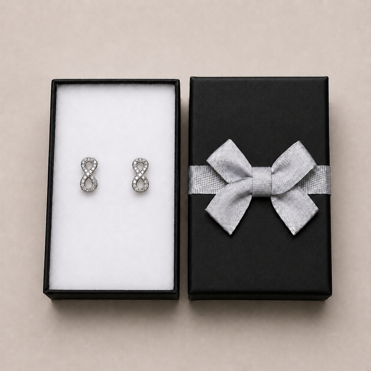 PM006 – Silver Infinity Cirkoni Huggie Minđuše