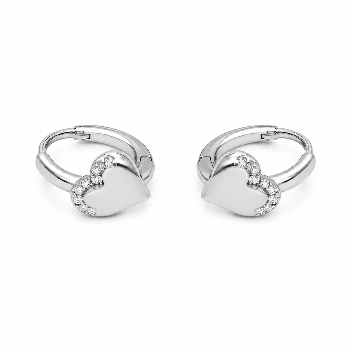 PM023 – Silver Half Pavé Heart Huggie Minđuše