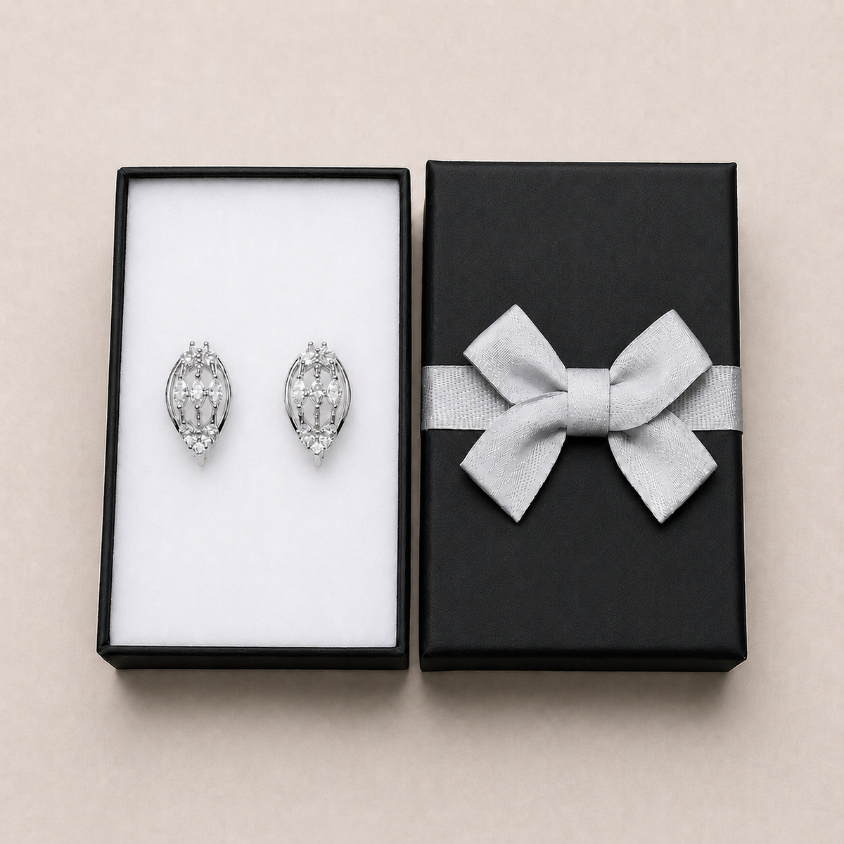 PM028 – Silver Marquise Multi-Row CZ Huggie Minđuše
