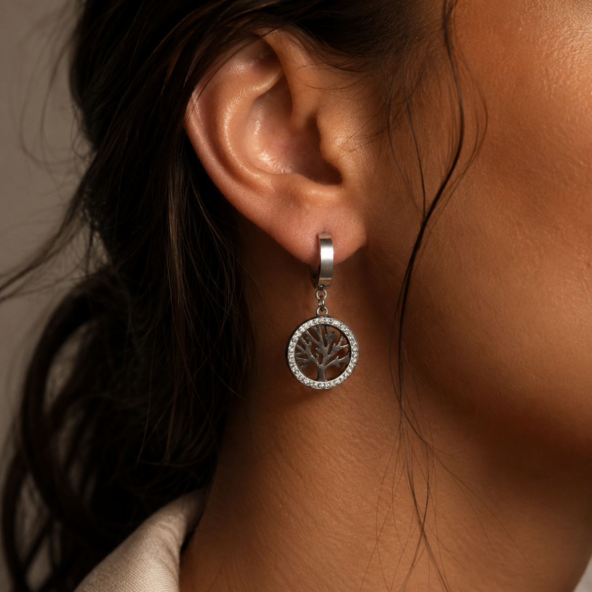 PM032 – Silver Tree of Life Medallion Huggie Minđuše