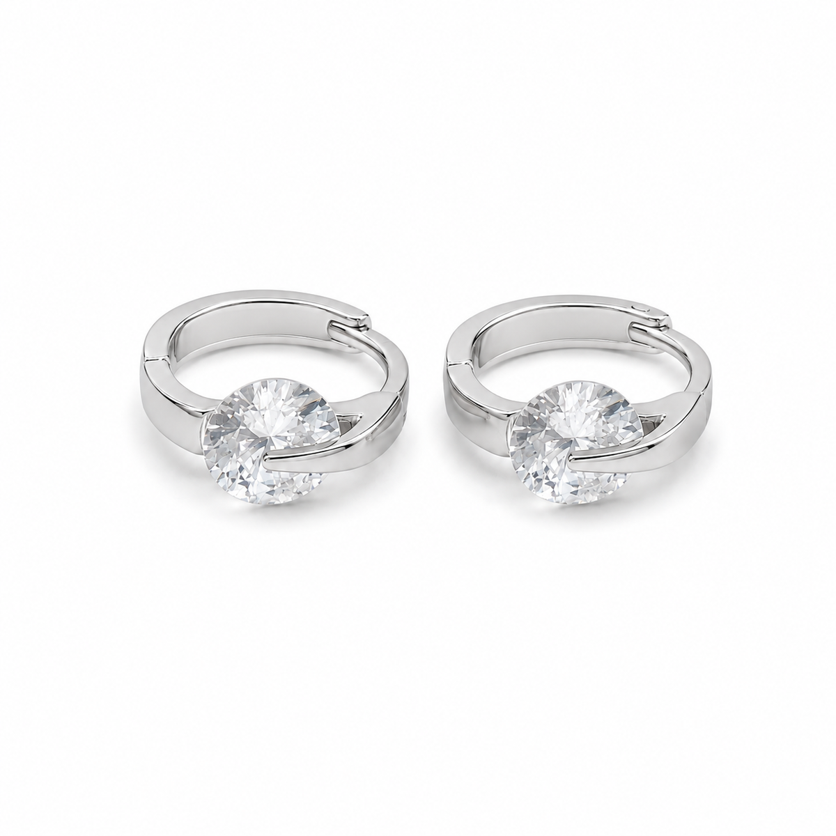 PM034 Silver Floating Solitaire CZ Huggie Minđuše od hirurškog čelika