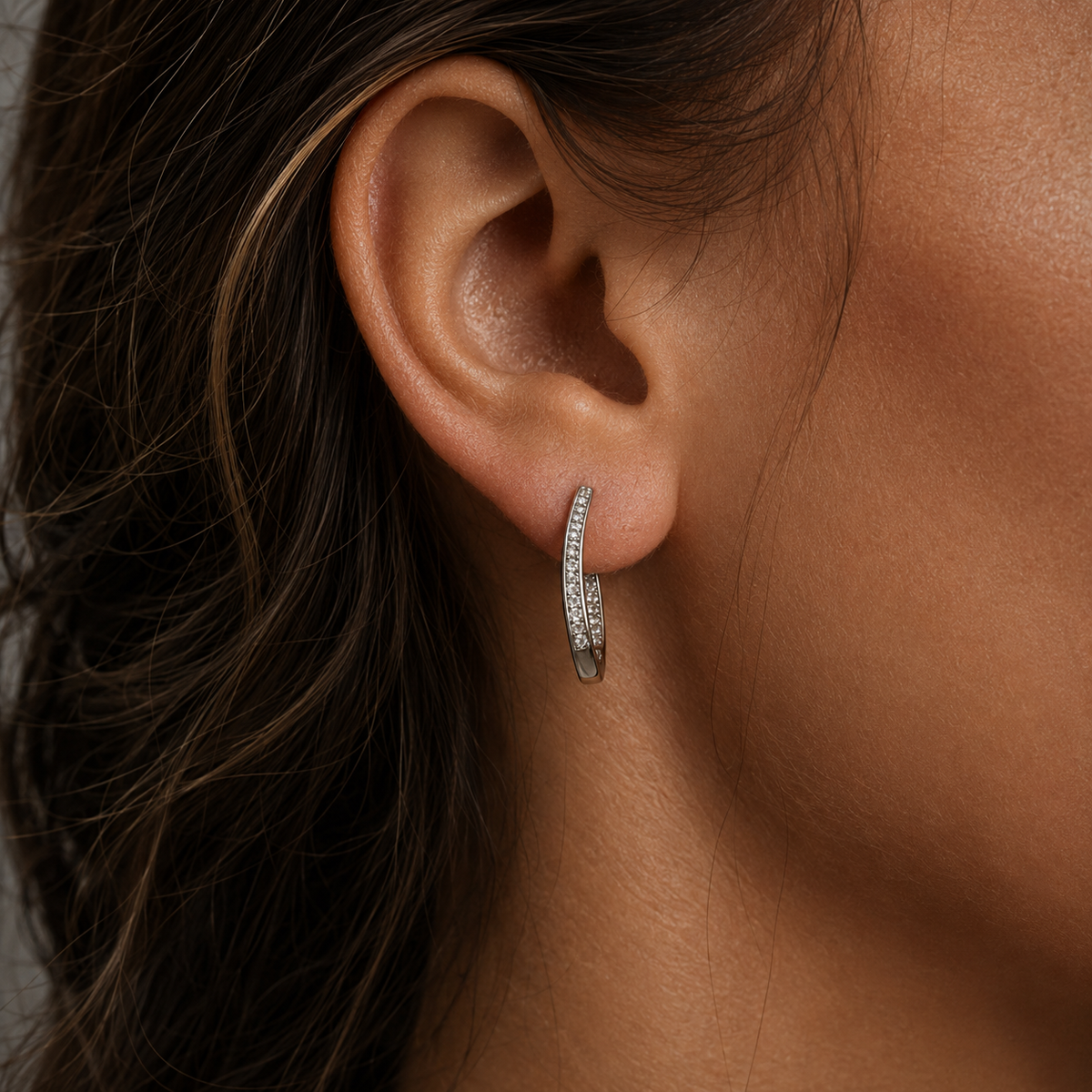 PM037 – Silver Large Oval Full Pavé Hoop Minđuše