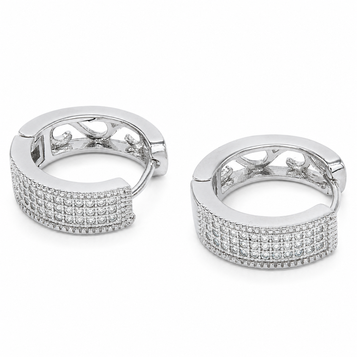 PM054 – Silver Wide Chunky Multi-Row Pavé Huggie Minđuše