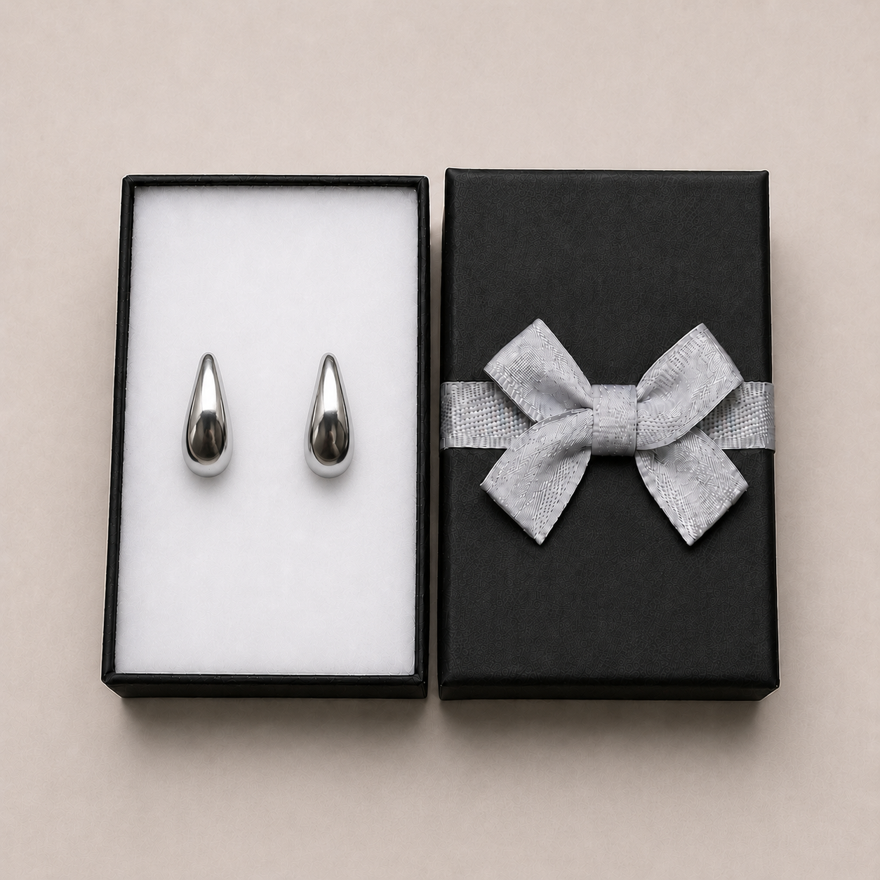 PM056 – Silver Chunky Oval Huggie Minđuše