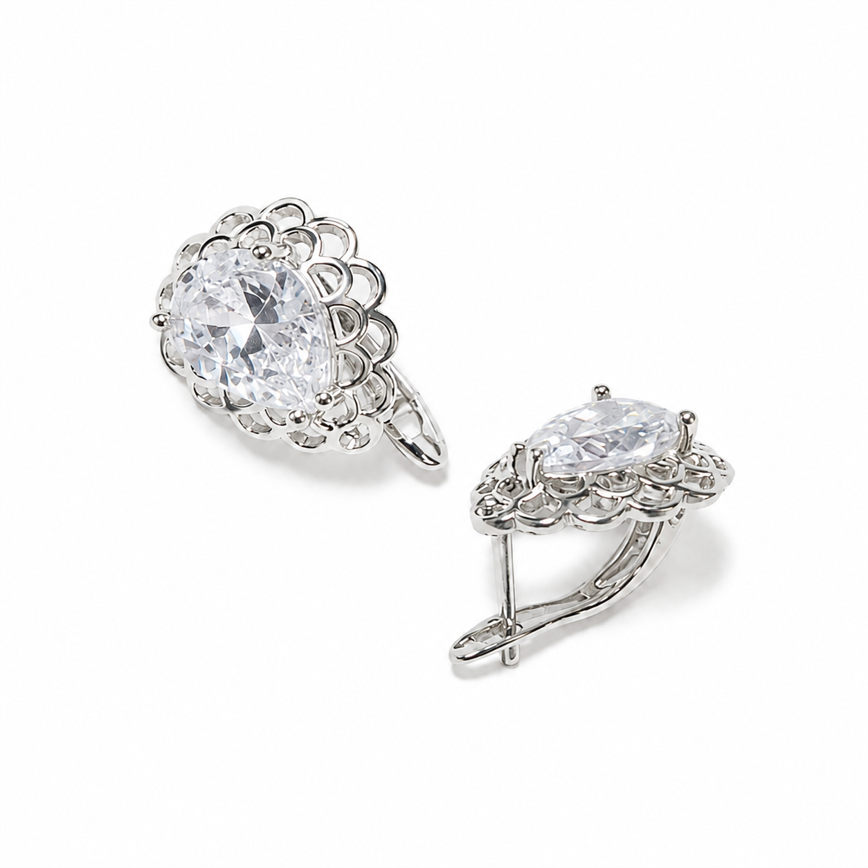 PM089 – Silver Pear Solitaire Scallop Halo Clip-On Minđuše
