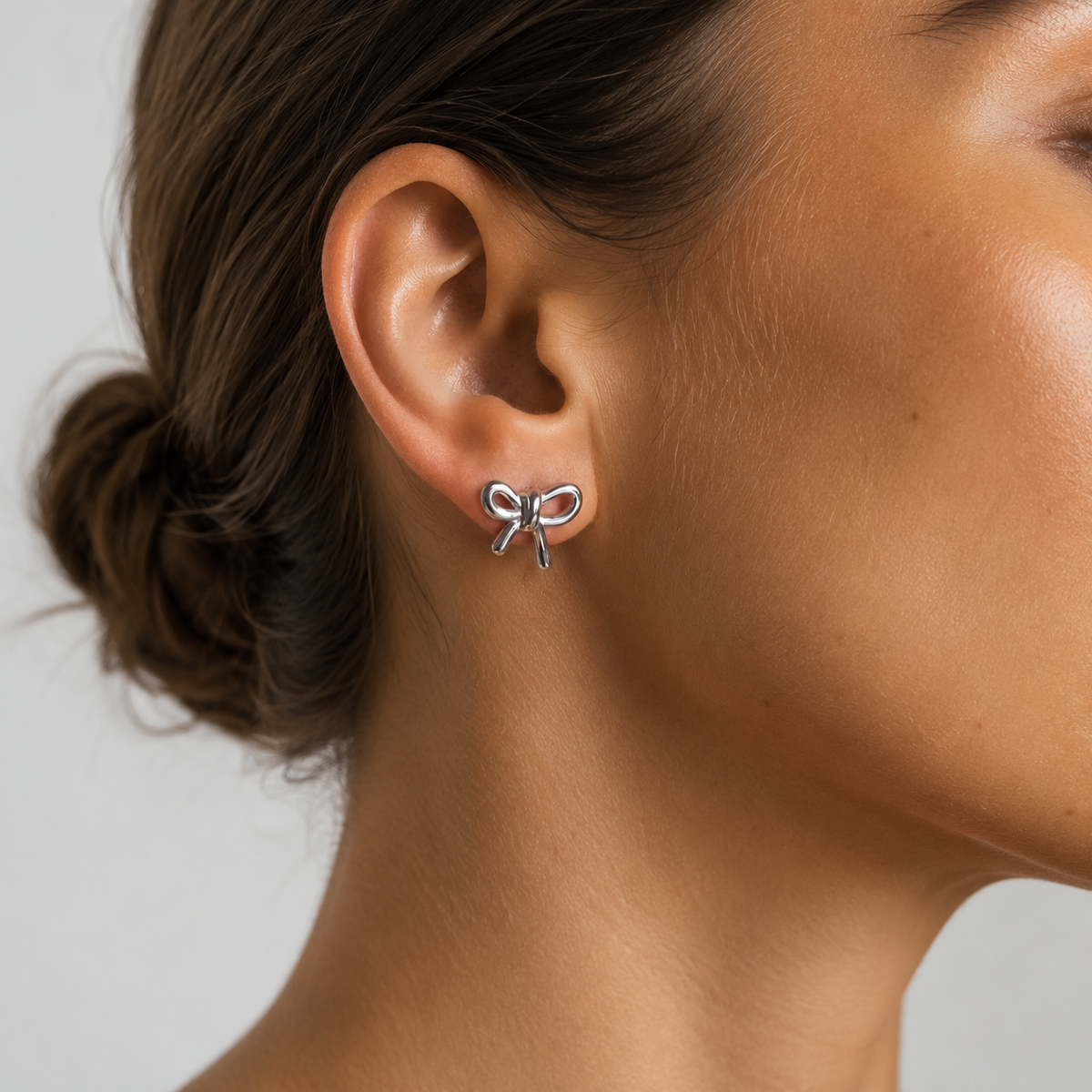 PM091 – Silver Ribbon Knot Stud Minđuše