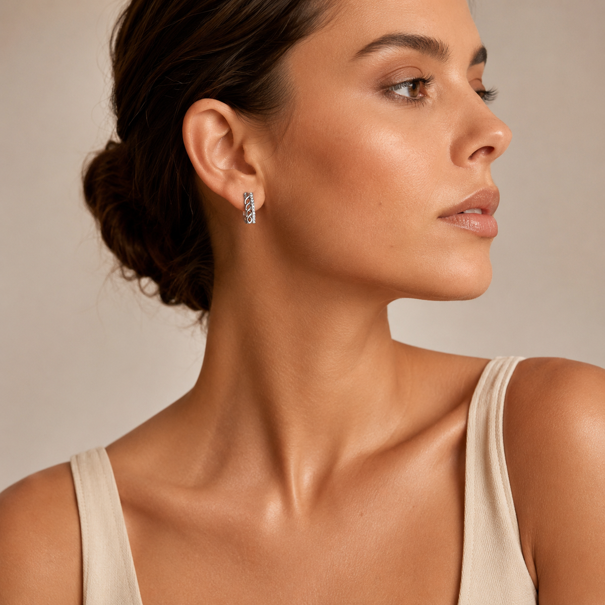 PM093 – Silver Twisted Braid & Pavé Bar Clip-On Minđuše