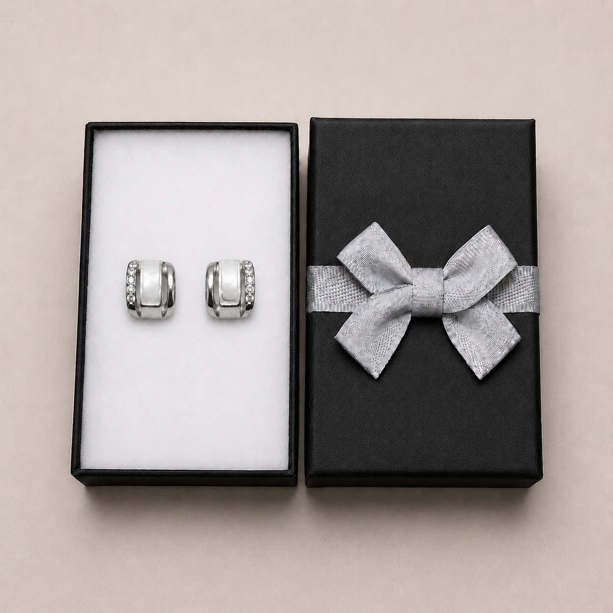 PM095 – Silver Sedef & CZ Multi-Band Hoop Minđuše