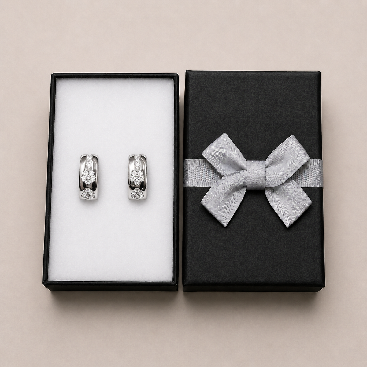 PM103 – Silver Celestial Star CZ Huggie Minđuše