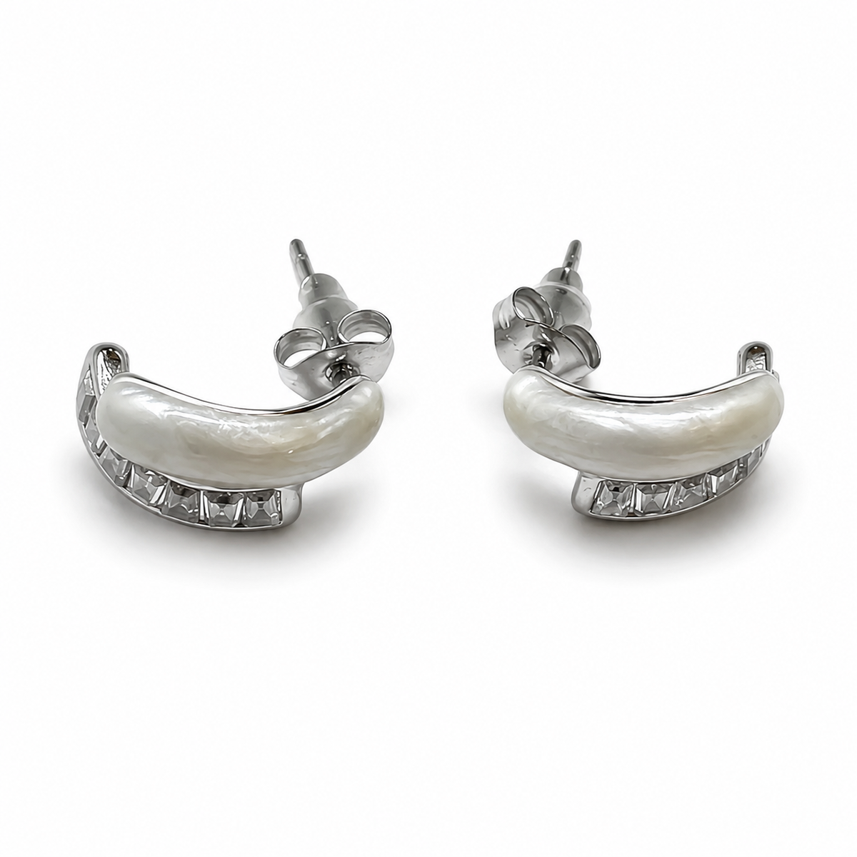 PM104 – Silver Crescent MOP Baguette Channel Stud Minđuše - bočna strana